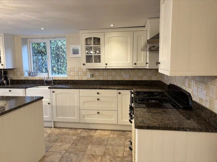 Hand Painted Kitchen Bringsty Common, Herefordshire Hand Painted Kitchen Bringsty Common, Herefordshire