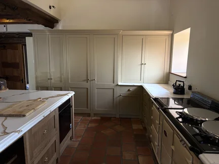 Hand Painted Kitchen Chelmarsh, Worcestershire Hand Painted Kitchen Chelmarsh, Worcestershire
