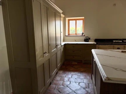 Hand Painted Kitchen Chelmarsh, Worcestershire Hand Painted Kitchen Chelmarsh, Worcestershire