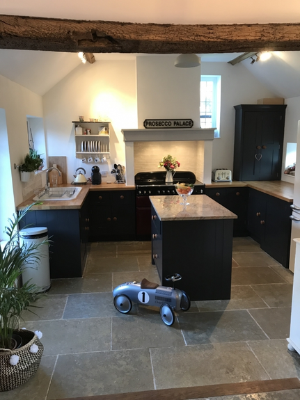 Hand Painted Kitchen Clifton-upon-Teme, Worcestershire Hand Painted Kitchen Clifton-upon-Teme, Worcestershire