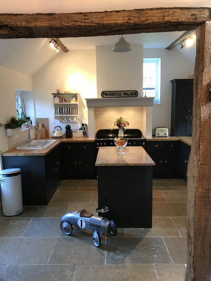 Hand Painted Kitchen Clifton-upon-Teme, Worcestershire Hand Painted Kitchen Clifton-upon-Teme, Worcestershire