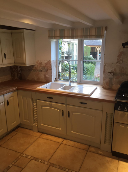 Hand Painted Kitchen Bournheath, Worcestershire Hand Painted Kitchen Bournheath, Worcestershire